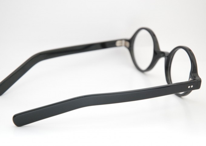 フランスの普通サイズの丸眼鏡 LESCA P60